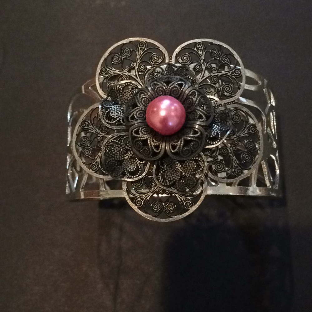 GREAT GIFT VERY PRETTY SILVER CUFF BRACELET